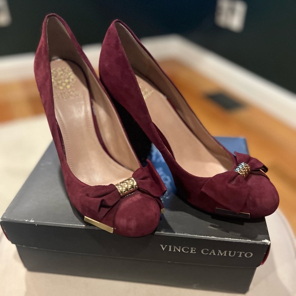 Vince Camuto Ruby Verona Suede and Patent Heels - Picture 2 of 6